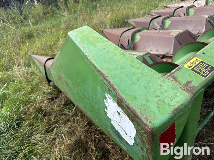 john-deere-8r30-corn-head-image-12