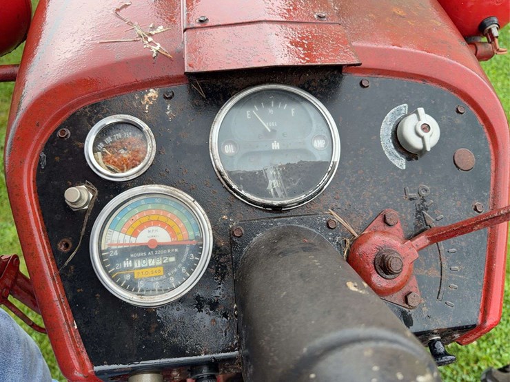farmall-504-image-45