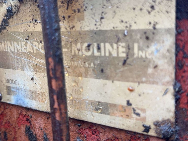 minneapolis-moline-m602-image-36