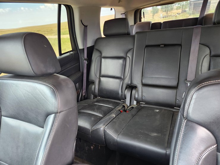 2015-chevrolet-tahoe-lt-image-44