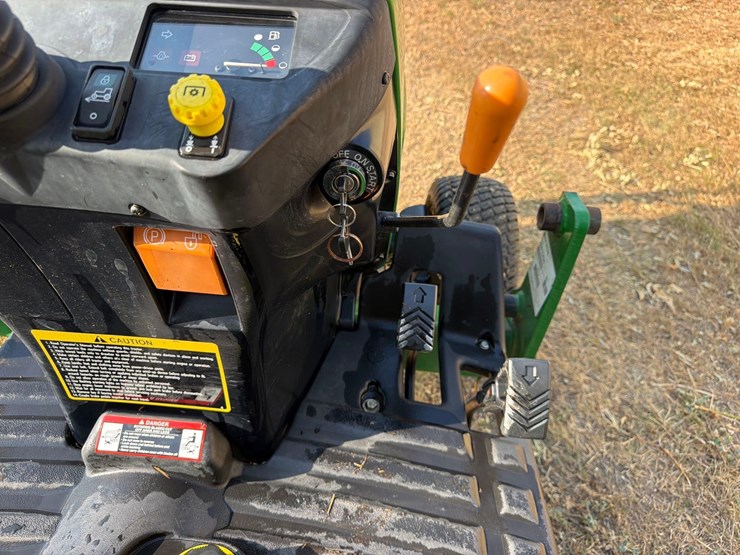john-deere-2035-image-17
