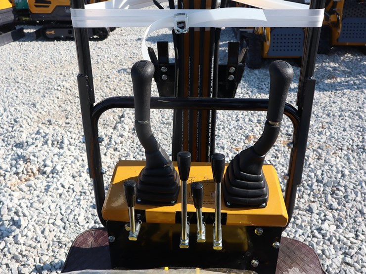 #1364-•-mini-excavator-h13r-image-12