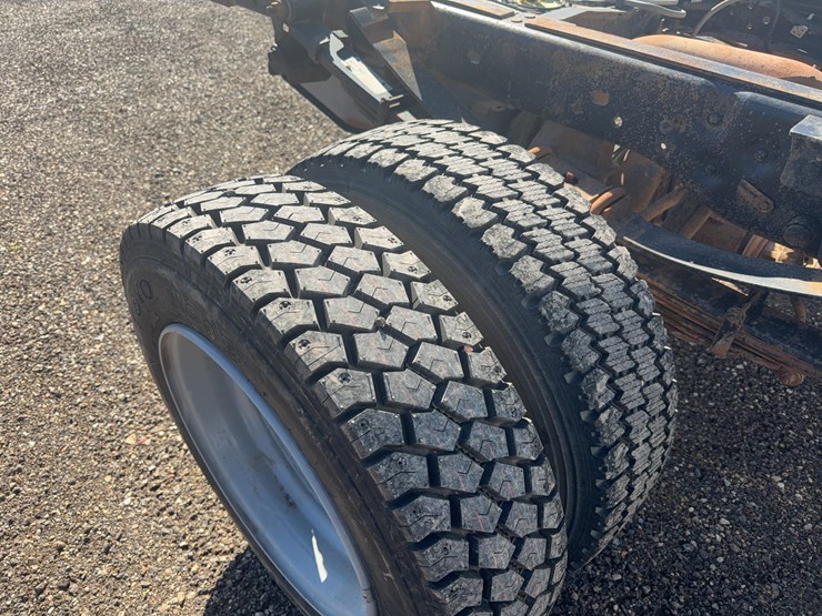 2011-ford-f550-image-10