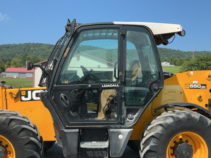 2012-jcb-550-image-46