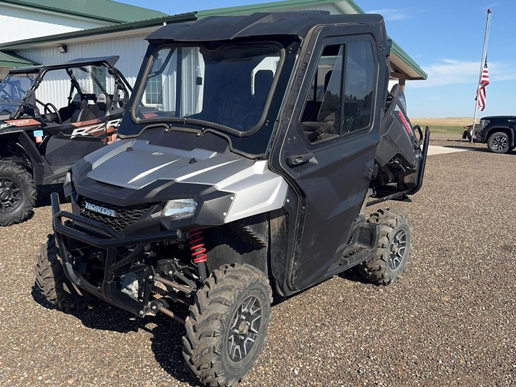 2017-honda-pioneer-700-image-1