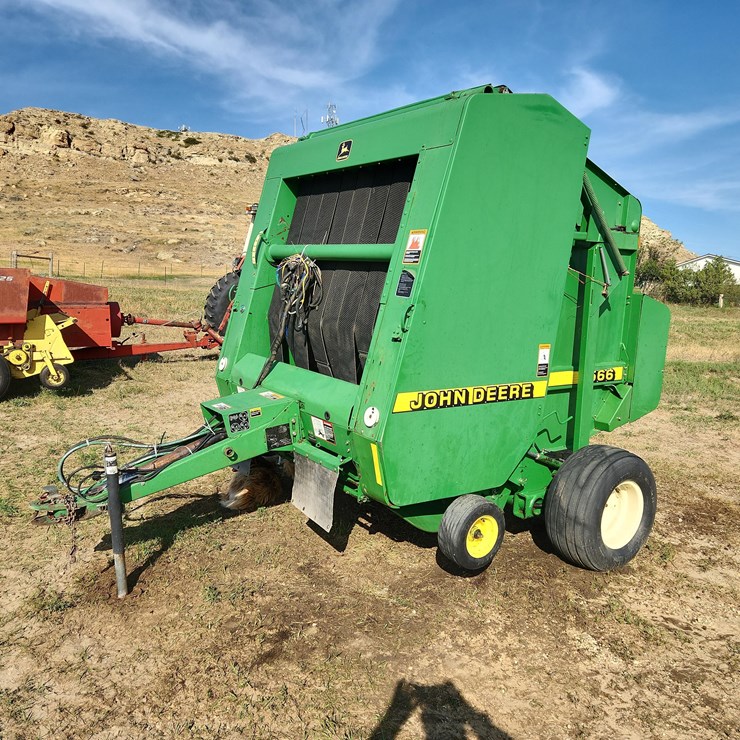 1996 JOHN DEERE 566
