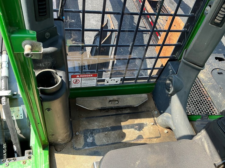 2019-deere-437e-image-40