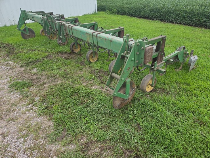 john-deere-6-image-1