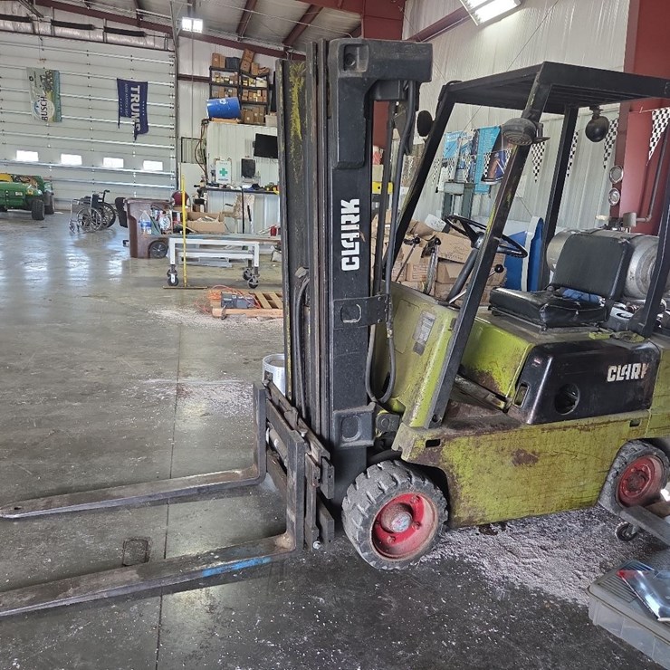 Clark C500-S60 forklift