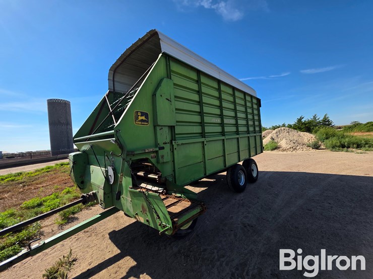 john-deere-716a-image-1