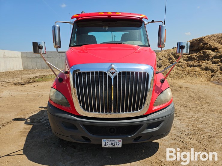 2013-international-prostar-image-2