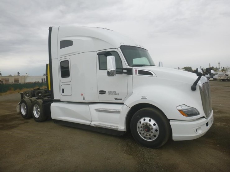 2020-kenworth-t680-image-2