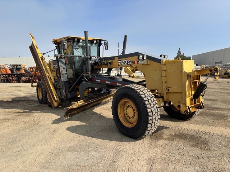 2009-deere-772g-image-2