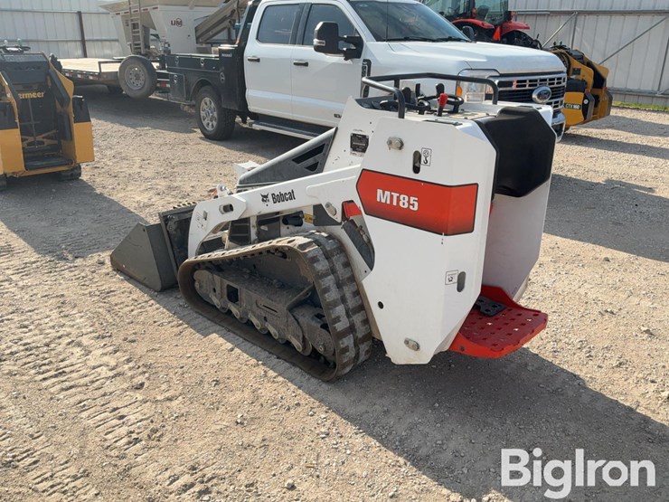 2017-bobcat-mt85-image-7