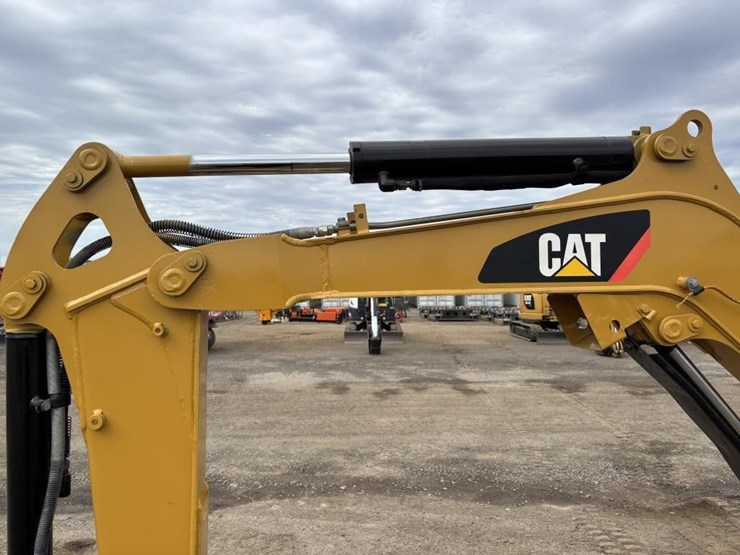 2015-caterpillar-303e-hydraulic-excavator-image-16