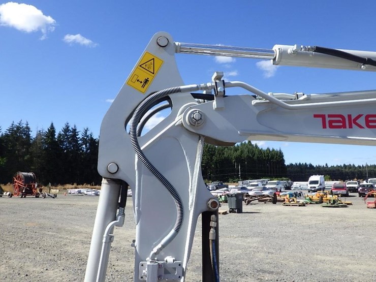 takeuchi-tb335r-image-10