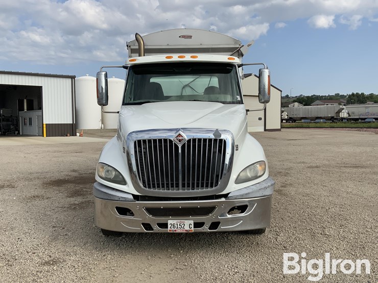 2012-international-prostar-image-2