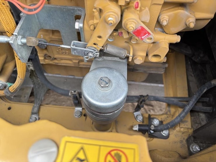 2015-caterpillar-303e-hydraulic-excavator-image-46