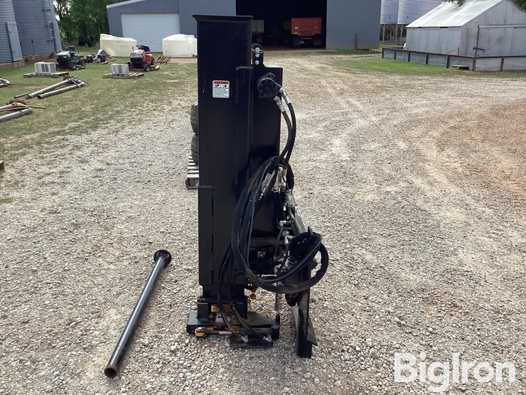 danuser-sm40-skid-steer-post-driver-image-4