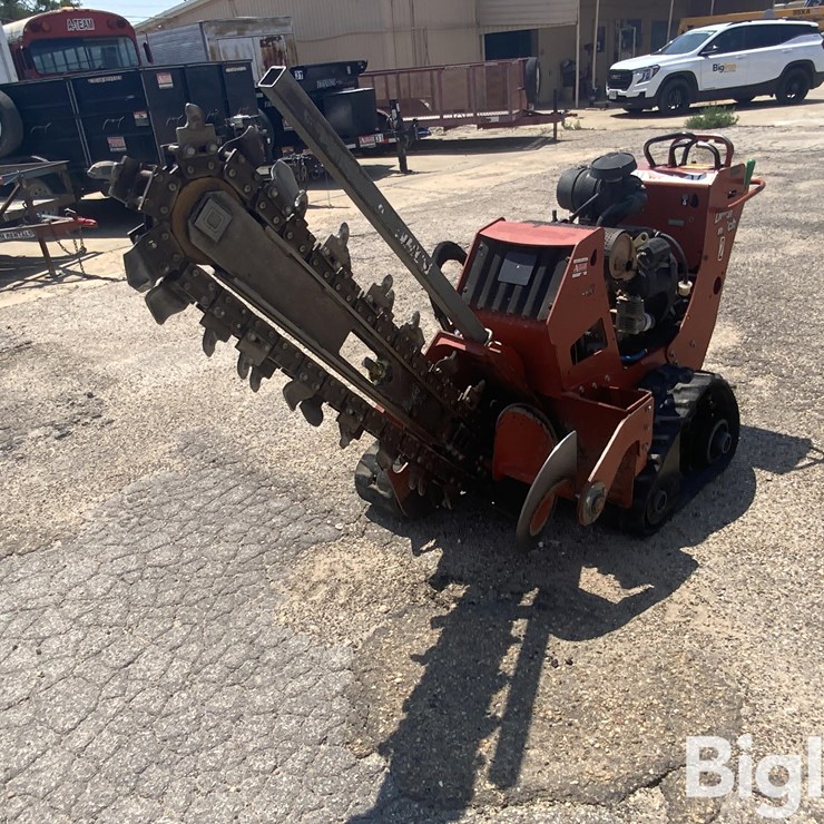 DITCH WITCH C24X