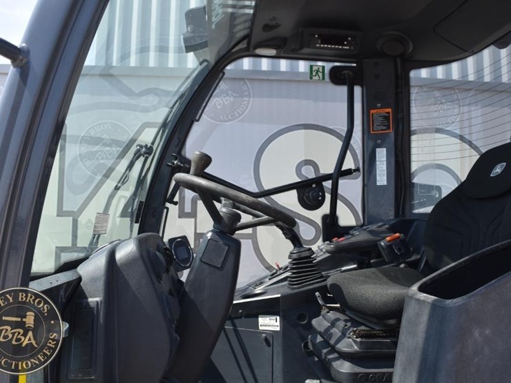 2024-deere-204-g-tier-image-39