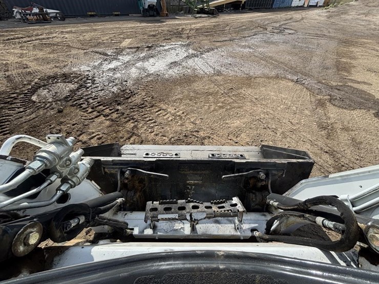 2020-bobcat-t450-image-22