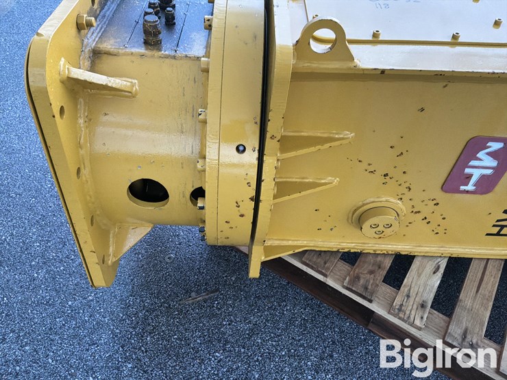 2025-massey-ferguson-730-image-18