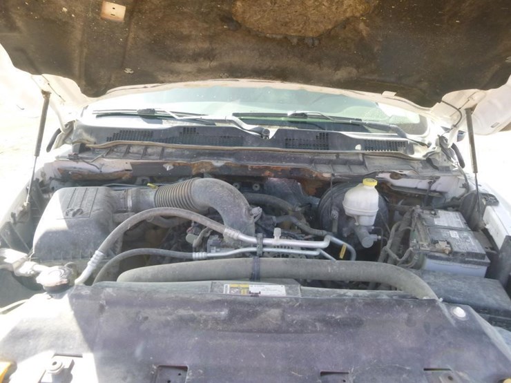 2016-dodge-1500-image-24