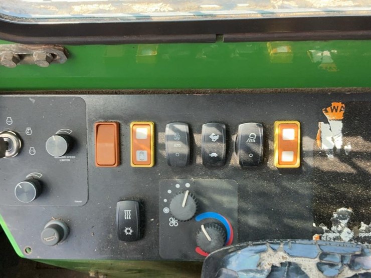 2013-deere-843k-image-24