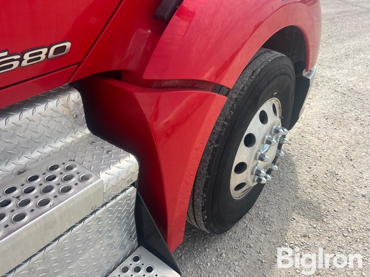 2019-kenworth-t680-image-16