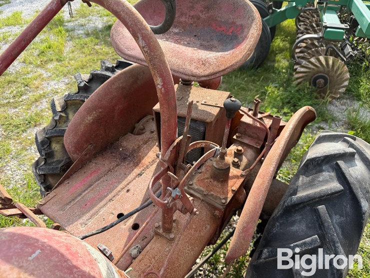 1949-international-cub-image-17