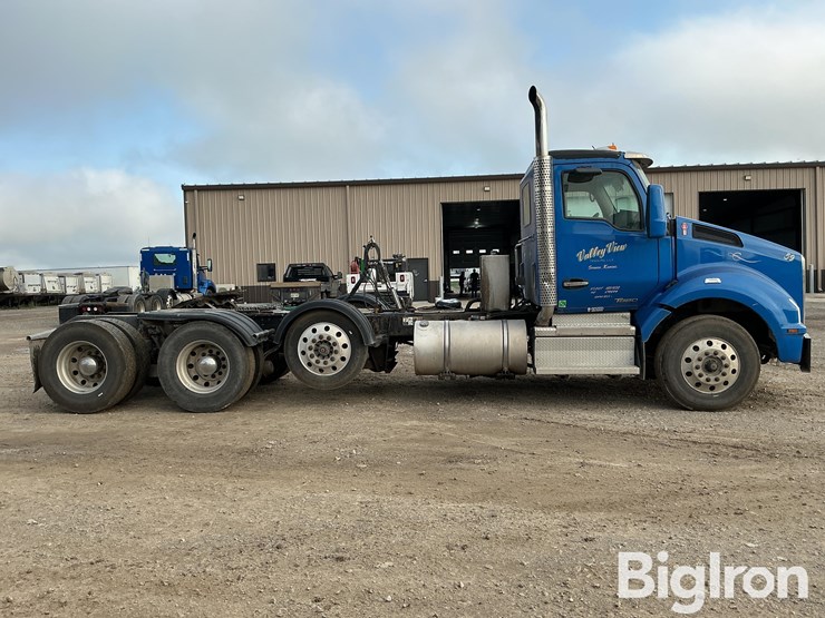 2019-kenworth-t880-image-4
