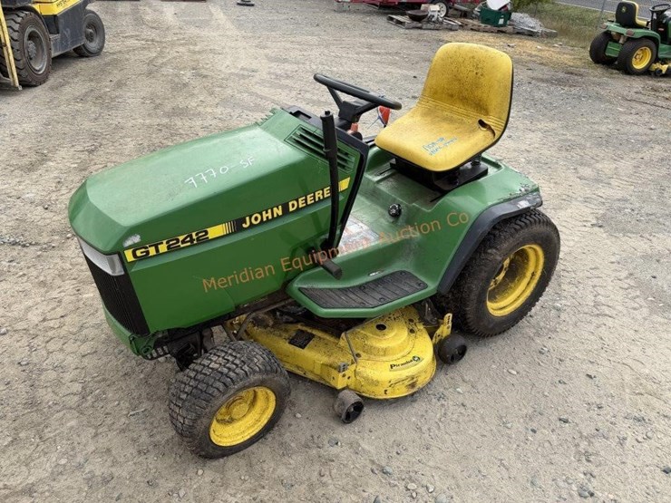 john-deere-gt242-image-1