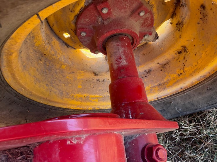 2014-new-holland-br7060-image-13
