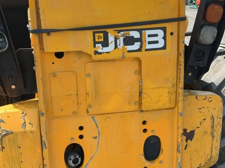 2012-jcb-550-image-52