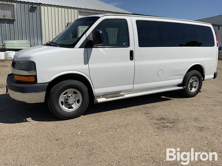 2010-chevrolet-express-g3500-image-1