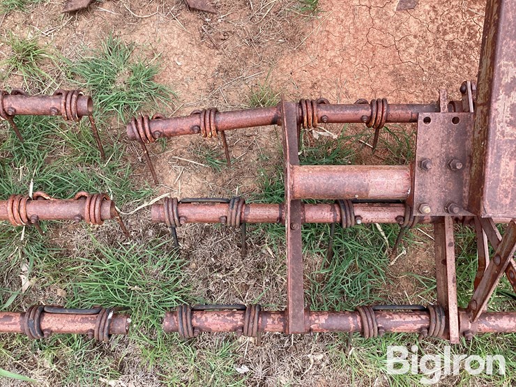 krause-16’-4-row-chisel-image-16