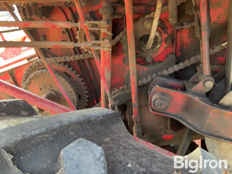 1966-massey-ferguson-410-image-9