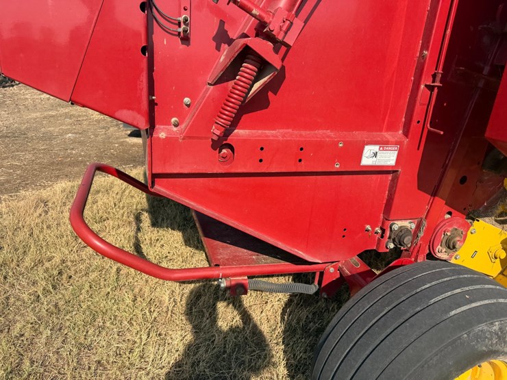 2014-new-holland-br7060-image-39