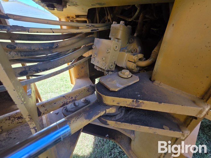 deere-444g-image-12