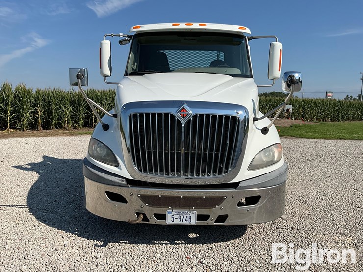 2017-international-prostar-image-2