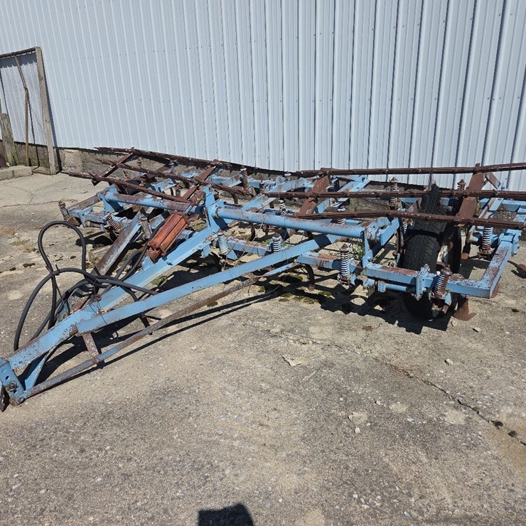 14' field cultivator w/ 3 bar spike harrow