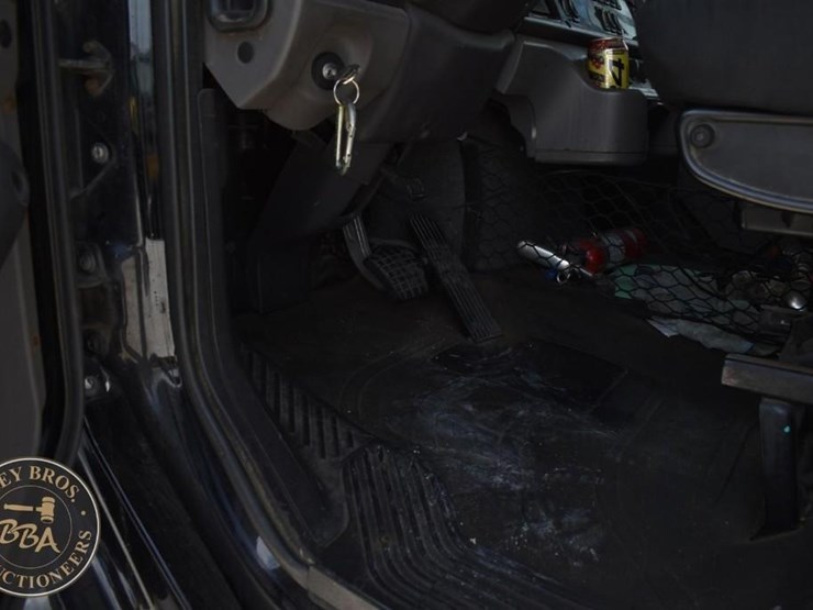 2015-freightliner-business-class-m2-106-image-35