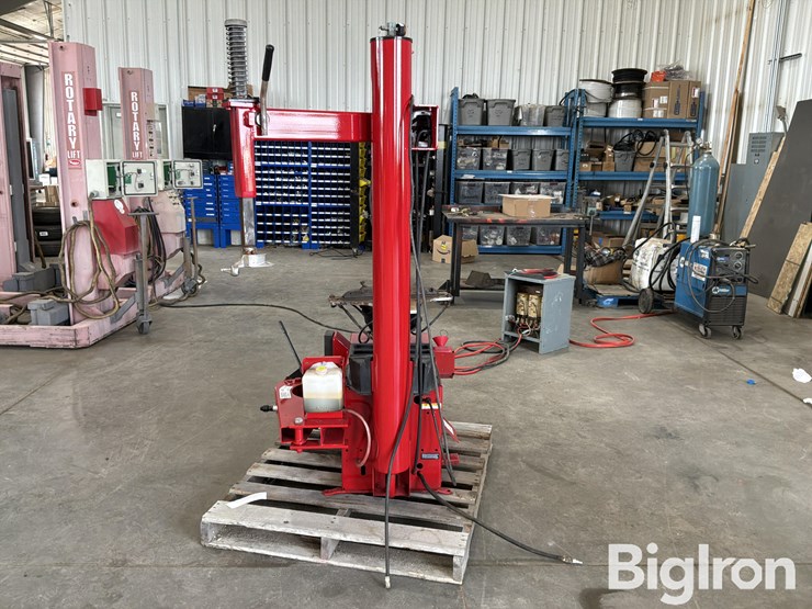 2026-massey-ferguson-730-image-6