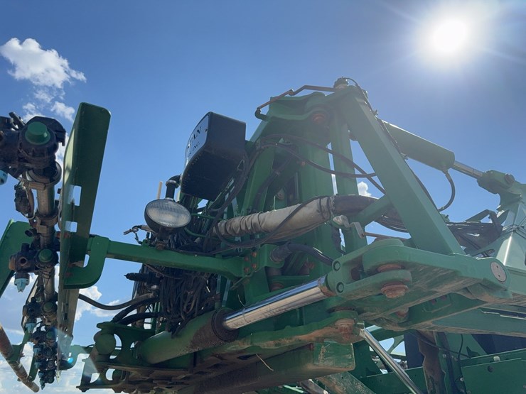 2016-john-deere-r4038-image-44