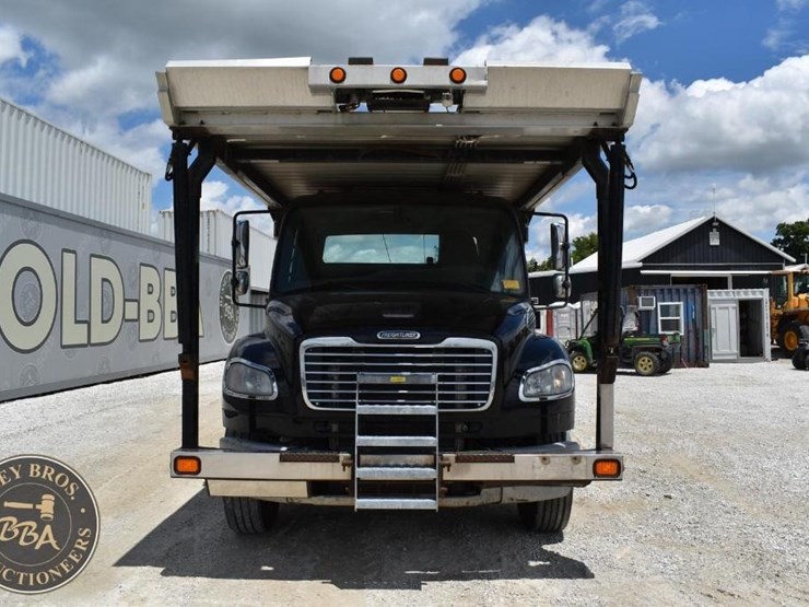 2015-freightliner-business-class-m2-106-image-10