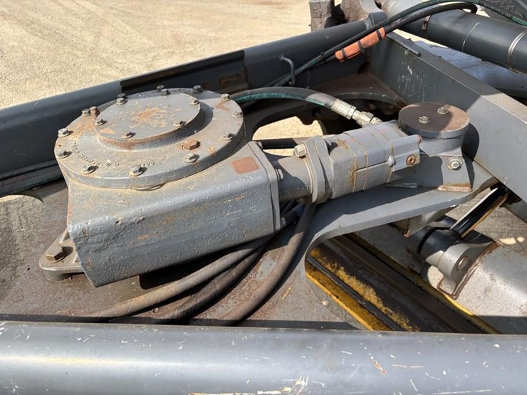 2009-deere-772g-image-13
