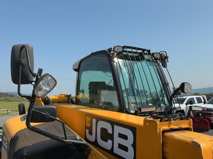 2012-jcb-550-image-42