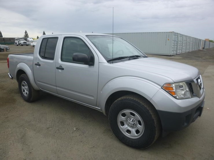 2016-nissan-frontier-image-2