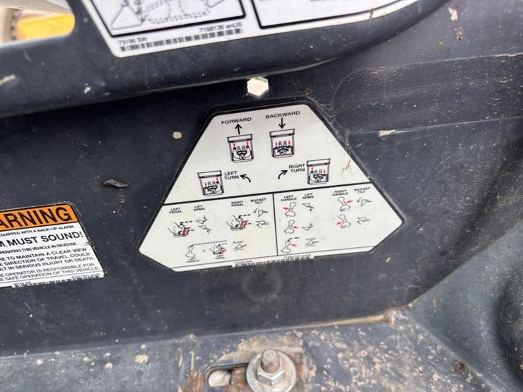 2015-bobcat-t770-image-23